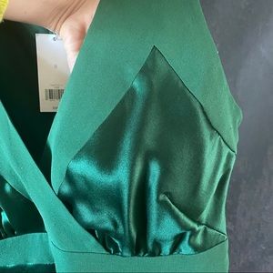 NEW Deep green SILK V-neck top BANANA REPUBLIC, 8